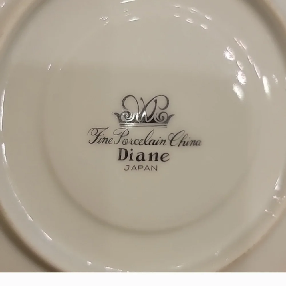 8 pc.tea Japan porcelain Diane plate set